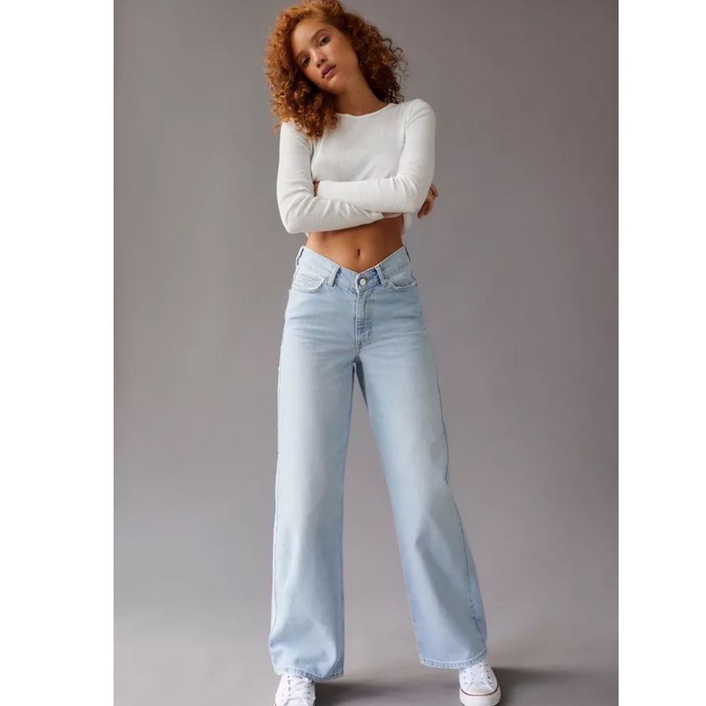 UO|BDG Dipped-V Wide Leg Jeans